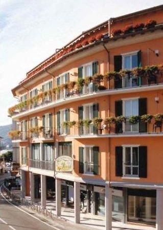 Hotel Residence Dei Fiori Бавено Экстерьер фото