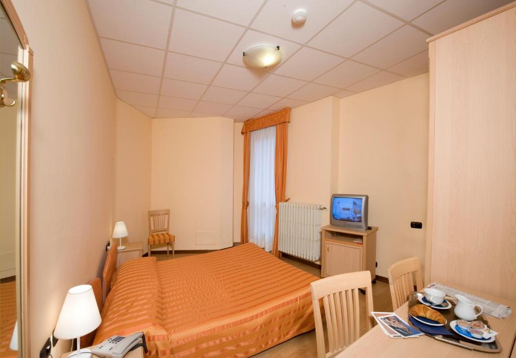 Hotel Residence Dei Fiori Бавено Номер фото