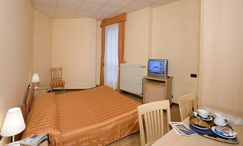 Hotel Residence Dei Fiori Бавено Экстерьер фото